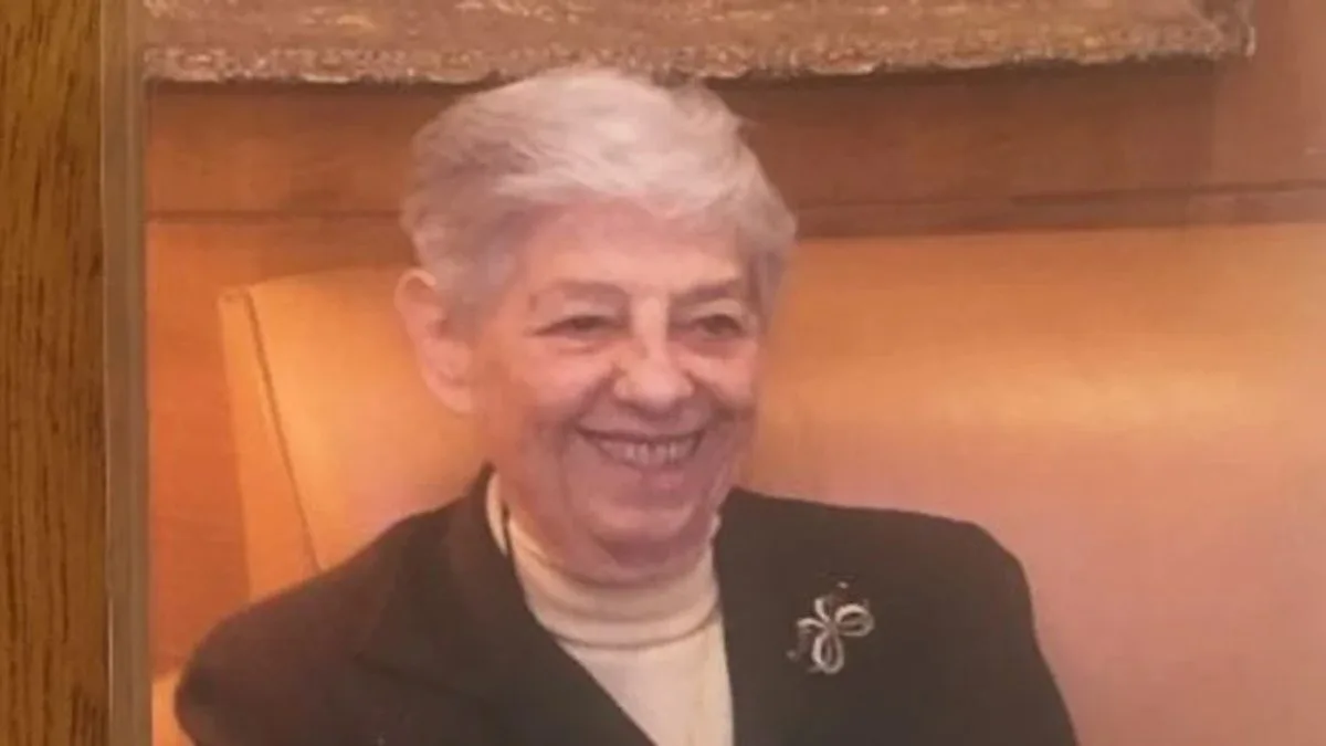 Secretária ia de metrô ao trabalho e escondia fortuna de R$ 49 milhões, descoberta pela família após sua morte, aos 96 anos, graças a uma tática dos chefes