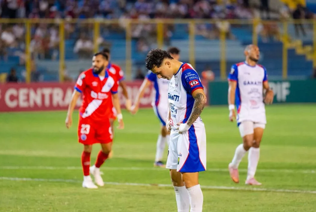 Dulce ilusión, amargo final: Firpo cae goleado en San Salvador y roza la eliminación en la Copa Centroamericana 2026