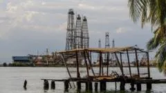 Trump says US has 'historic' deal to control 65bn barrels of Venezuela's oil