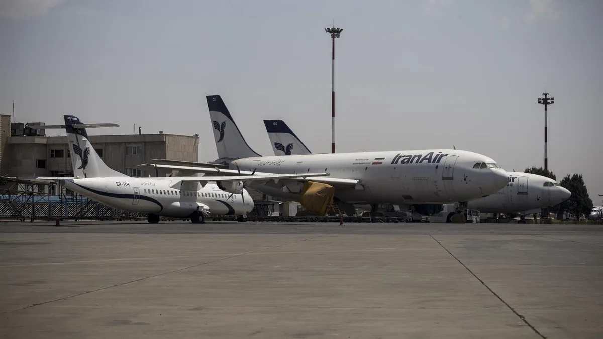 Irán registra las primeras cancelaciones de vuelos horas antes de la entrada en vigor de las sanciones estadounidenses