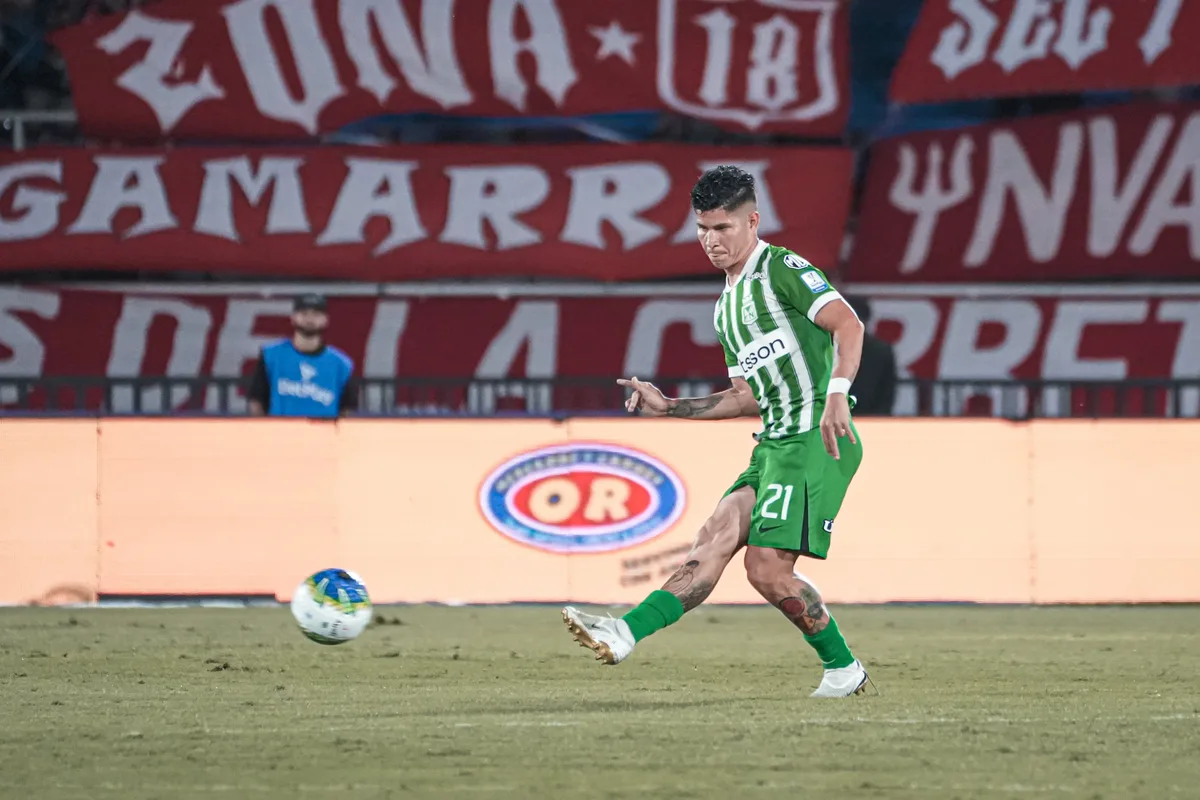 El jugador de Atlético Nacional Jorman Campuzano le pidió disculpas a Carlos Antonio Vélez por insultarlo en redes sociales: “No soy de esa clase de personas”