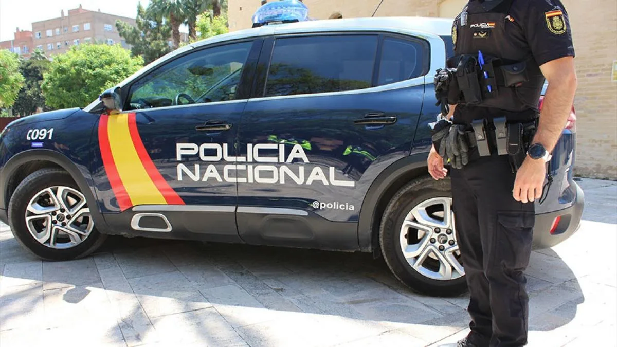 Detenidos dos padres en Sevilla tras dejar a su bebé dentro de un coche a 40 grados