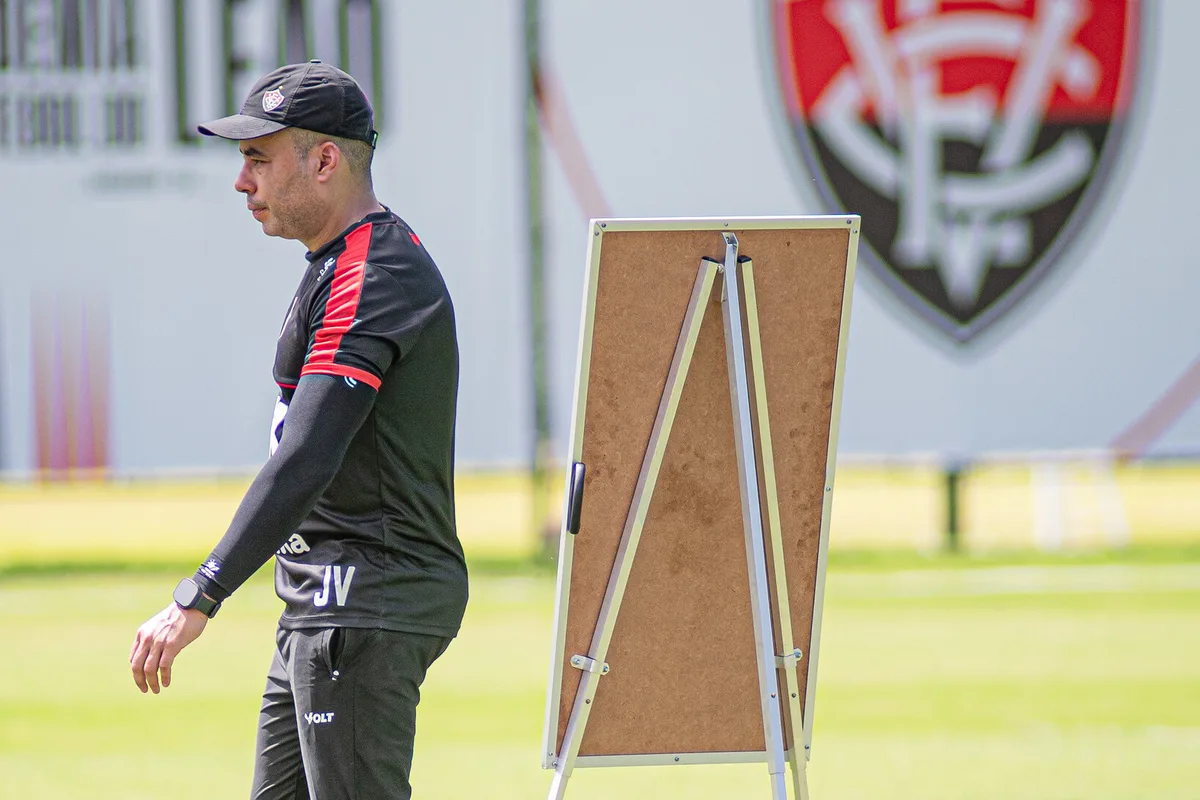 O recado da arquibancada: permanência de Jair Ventura afasta a torcida do Barradão