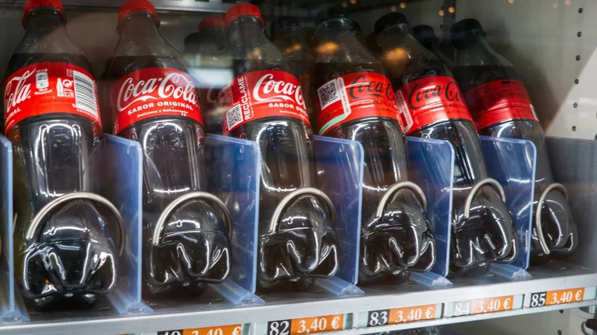 A Coca-Cola vai mudar suas garrafas nas máquinas de refrigerante