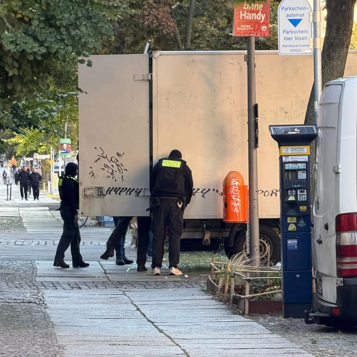 Berlin - Großrazzia wegen Waffengewalt - mehrere Festnahmen