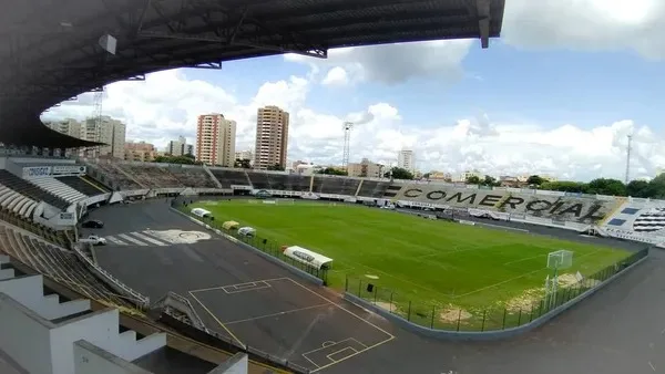 Clube com SAF de R$ 300 milhões reformará estádio estreado por Pelé