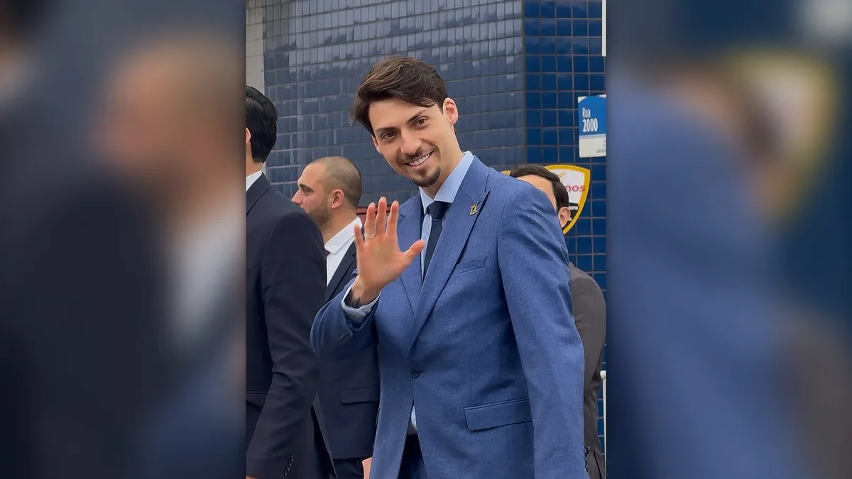 Jair Renan tem R$ 4,5 mil descontados por faltas não justificadas