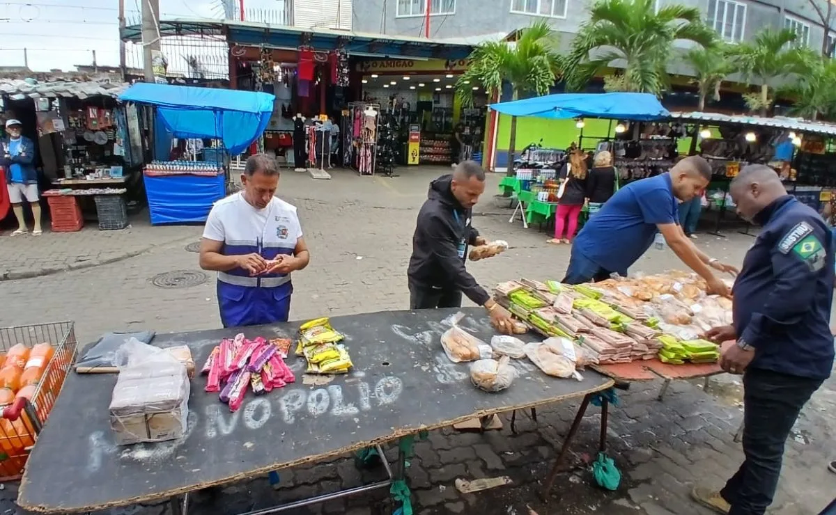 Fiscalização apreende mais de 200 produtos vencidos que estavam à venda; saiba quais