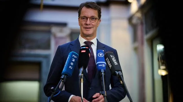 Bevorstehende Landtagswahl: NRW-Umfrage: CDU verliert deutlich - AfD legt zu