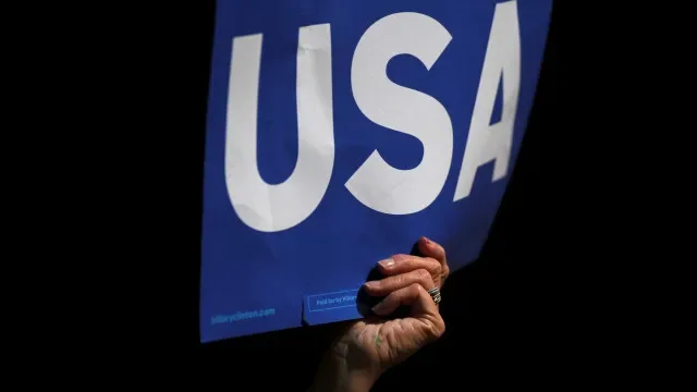 Democratas contestam negação de residência a imigrantes que tenham apoios