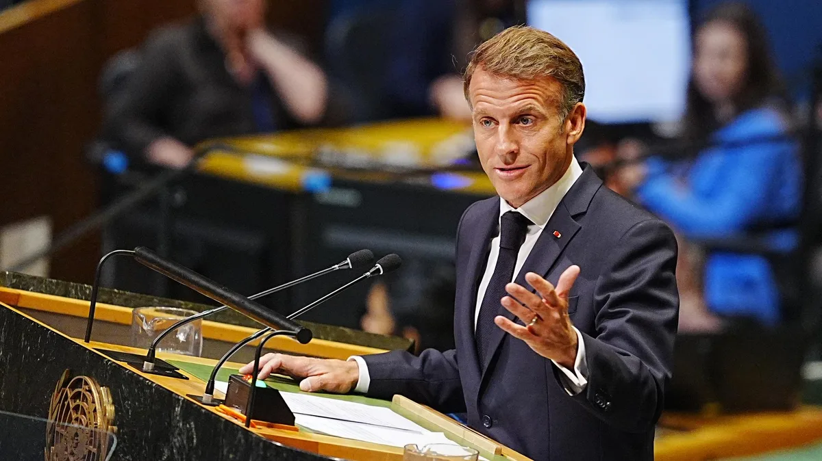 Emmanuel Macron accusé d’hypocrisie après son plaidoyer pour la Cour pénale internationale