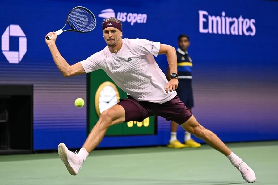 Zverev sobrevive à estreia no US Open em batalha de cinco sets com Sonego