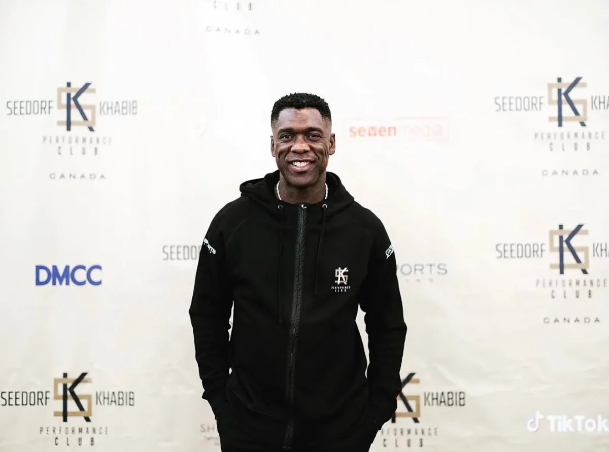 Seedorf é anunciado como novo treinador de gigante da Série A