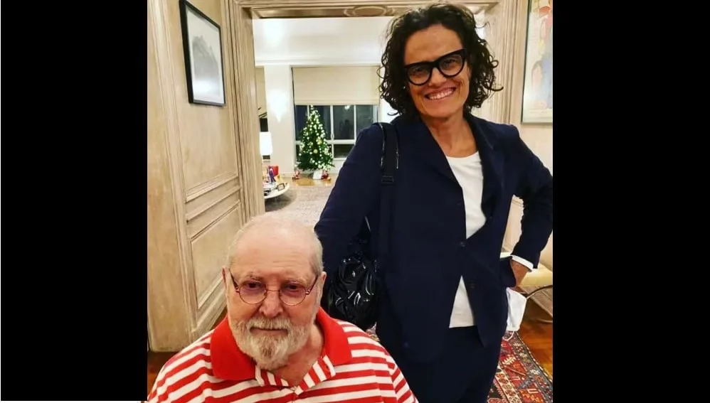 Zélia Duncan fala sobre Jô Soares e diz que mantém seu contato no celular: “Capitão Gay”