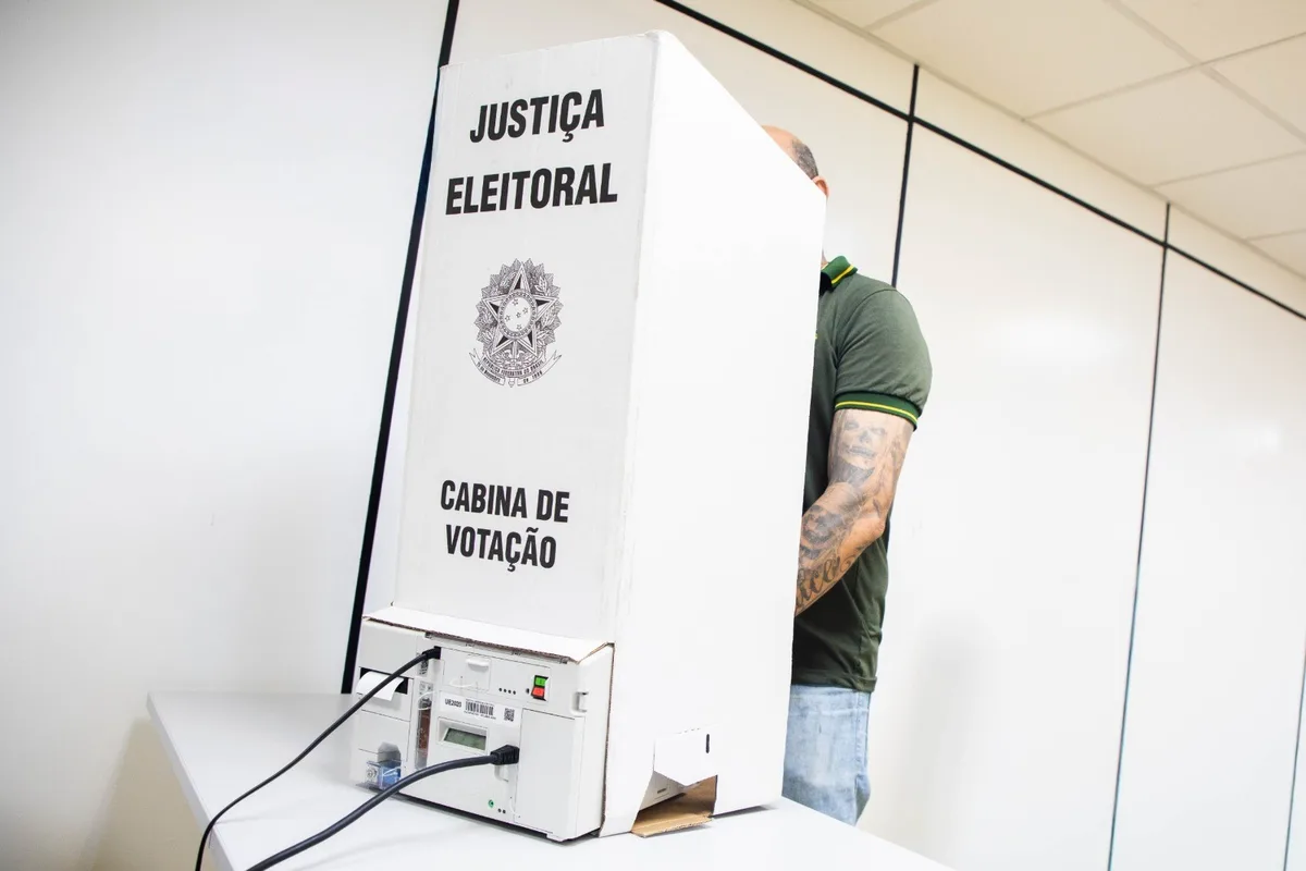 TRE-AM orienta eleitores de Manaus a consultar locais de votação para as Eleições 2026
