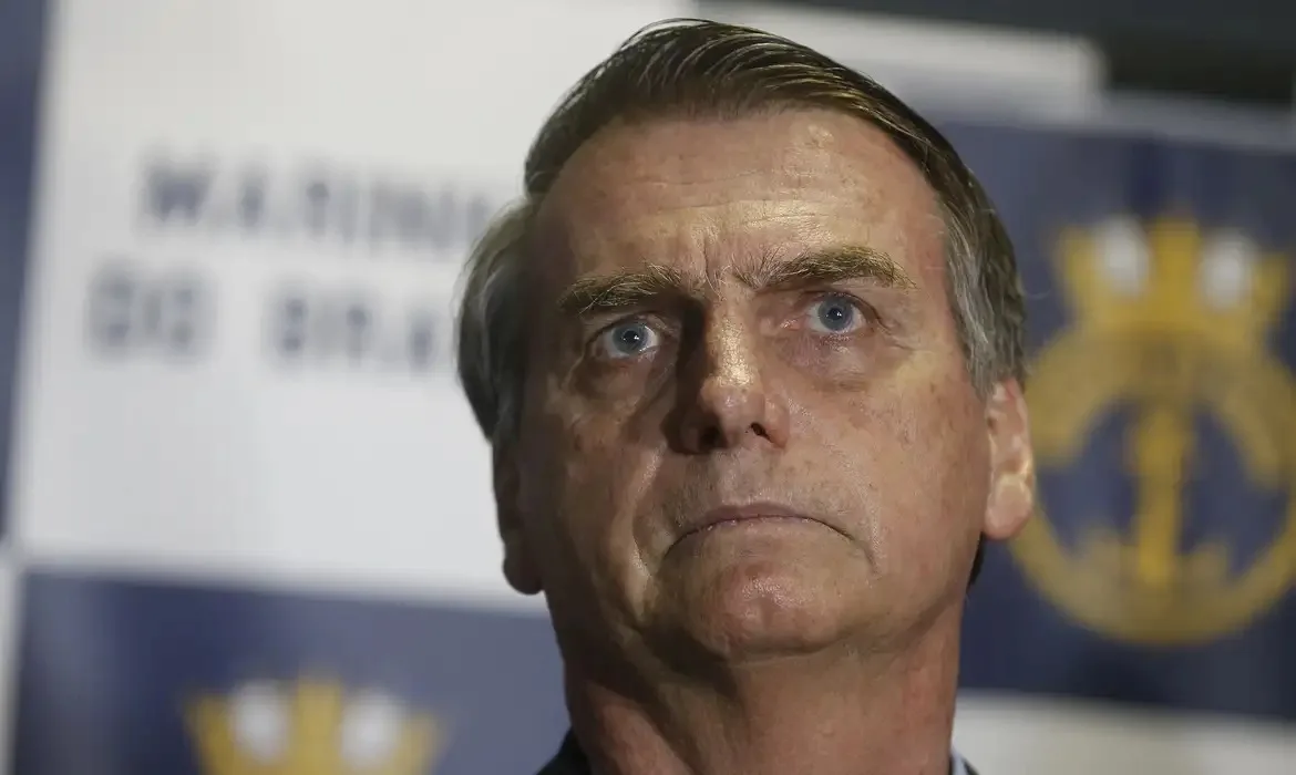 Em 3 horas, Jair Bolsonaro recua e desiste de pedir liberdade a Kássio Nunes Marques