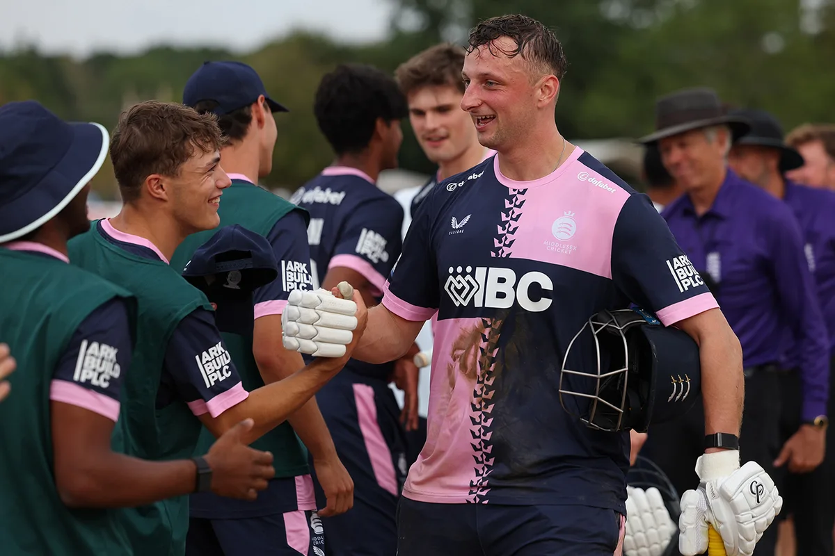 Hollman drags Middlesex past Stokes's Durham and into final