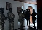 Bope invade quarto e resgata menina de 4 anos mantida refém pelo pai em SC