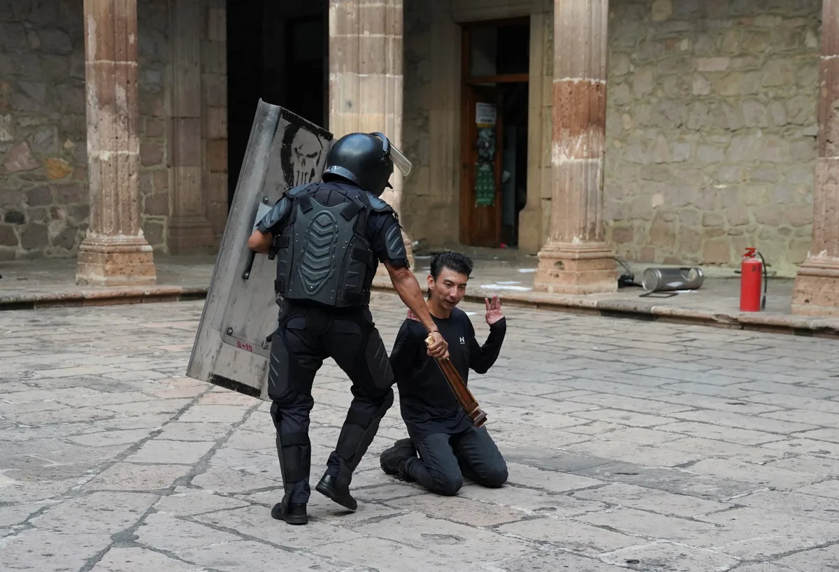 Gobierno de Michoacán otorgará el perdón a Raúl Meza, joven detenido durante protestas por asesinato de Carlos Manzo