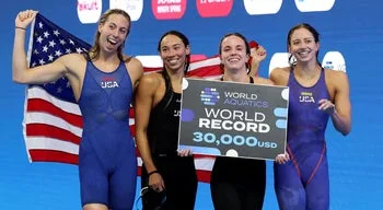 Nadadora Kate Douglass fixa recorde mundial dos 50 m livres em 23,49 segundos