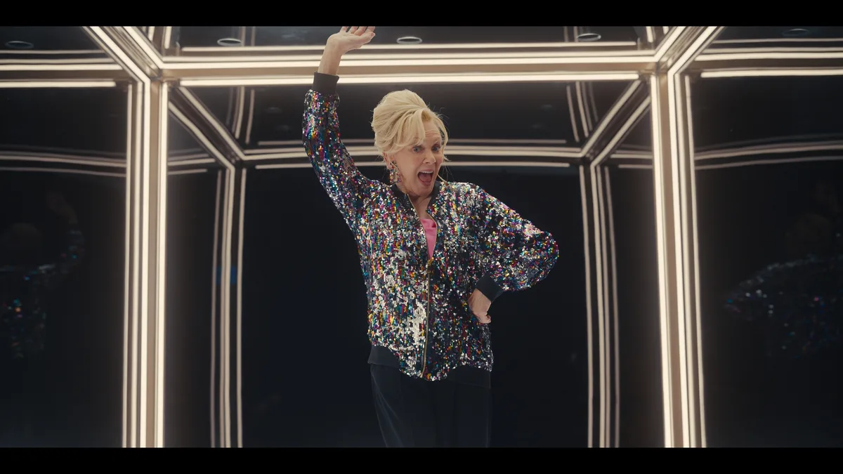 How the ‘Hacks’ Production Team Created a ’70s Sitcom Set and Overcame Las Vegas-Sized Challenges