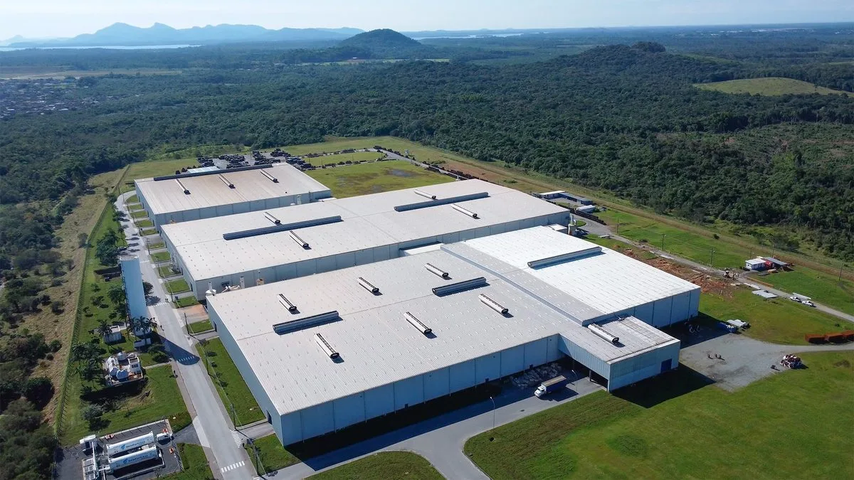 25 países e 27 mil produtos: maior fabricante de parafusos da América Latina nasceu em Joinville