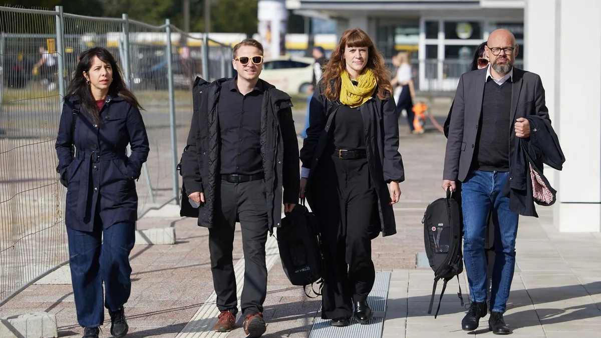 Verhandlungen in Berlin: Interne Linken-Chatgruppe legt Wut über Antisemitismuspapier offen