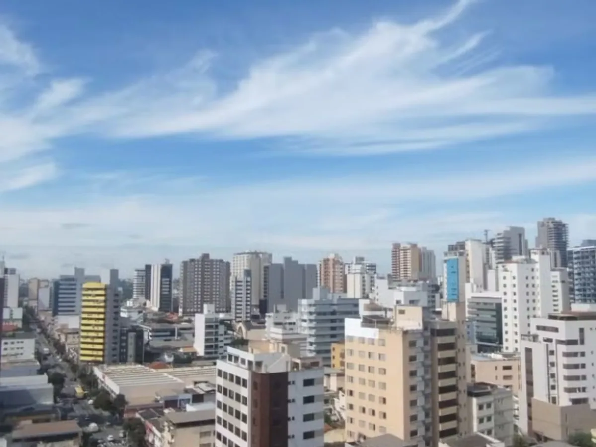 Massa de ar quente deve elevar temperaturas em Divinópolis e região