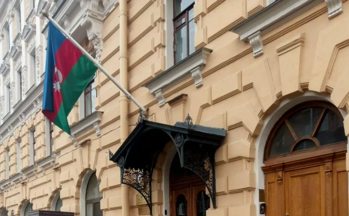 Генконсульству Азербайджана в Петербурге предложили переехать
