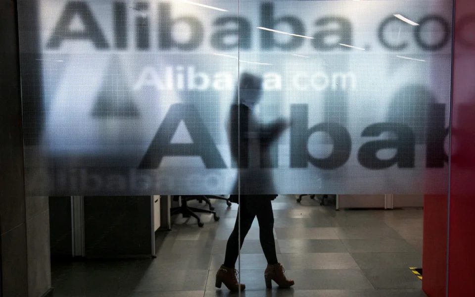 Lucro trimestral da Alibaba cai 75% com aumento dos investimentos em IA