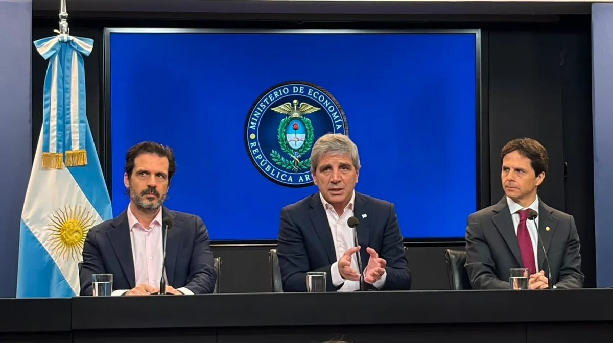 Luis Caputo anunció un plan para impulsar los créditos hipotecarios con un fondo que maneja la ANSES