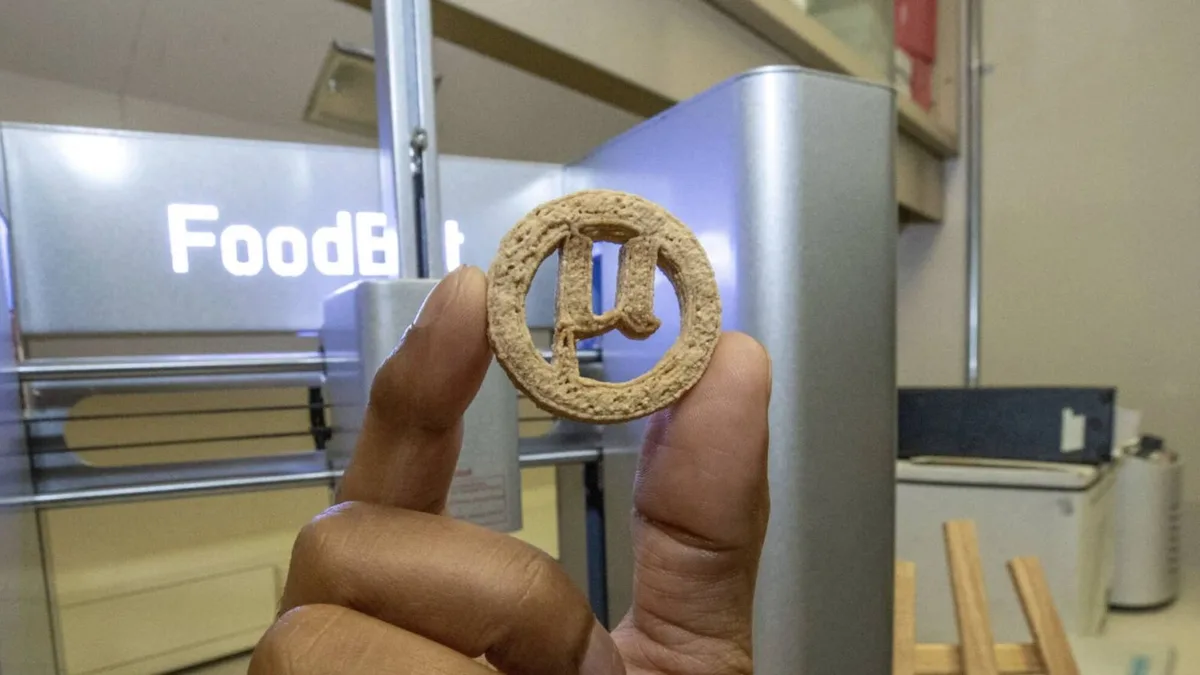 Ni harina ni azúcar: EEUU fabrica galletas de vainilla comestibles con botellas de plástico