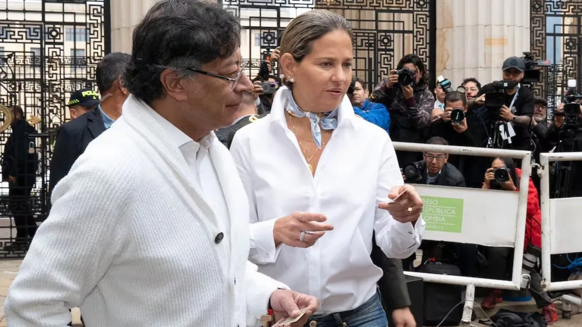 Gustavo Petro le salió al paso al escándalo de Verónica Alcocer y cuestionó el posible regreso de ex jefe de seguridad de la exprimera dama