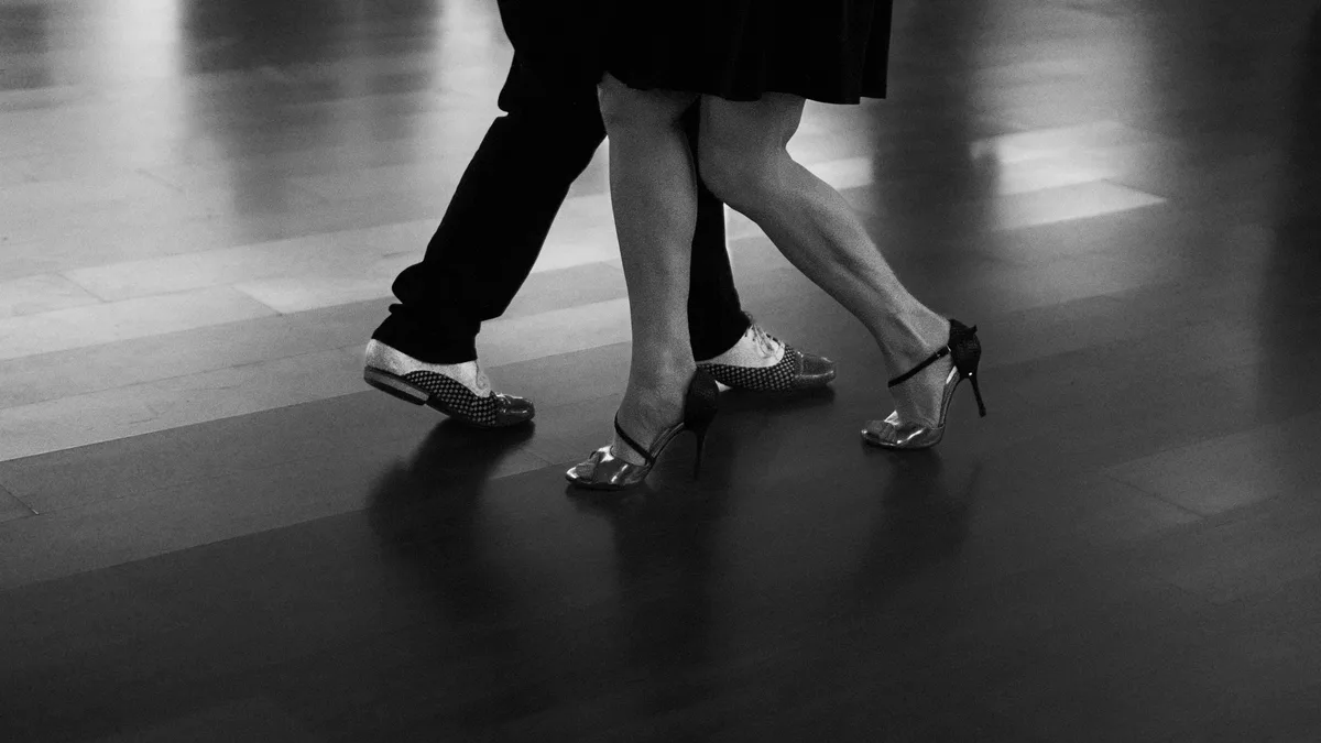 El tango: cantarlo es muerte; bailarlo es vida