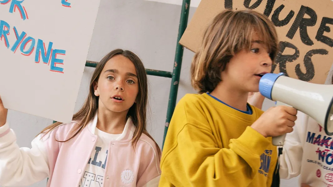 MO coloca as “pequenas vozes” das novas gerações no centro da campanha de regresso às aulas