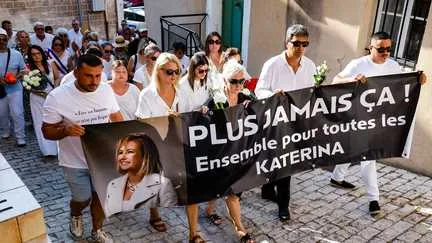 Vaucluse : un millier de personnes à la marche blanche en hommage à Katerina, une mère de famille tuée à Bollène