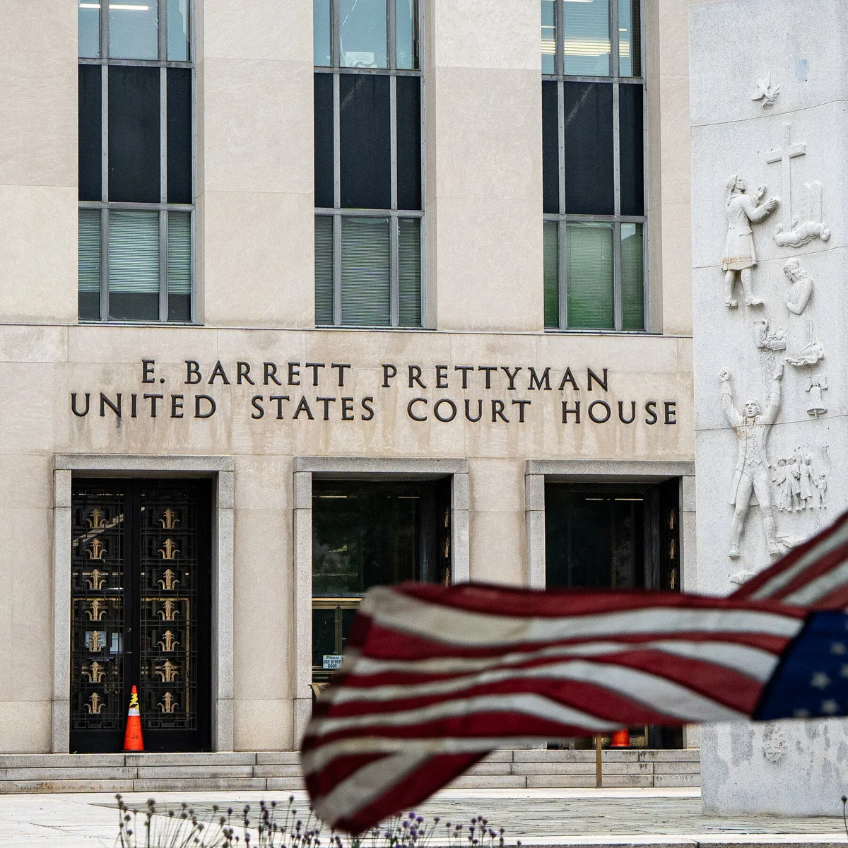 Judge Blocks Trump’s Ban on Reporters, and How A.I. Is Driving Up Health Care Costs