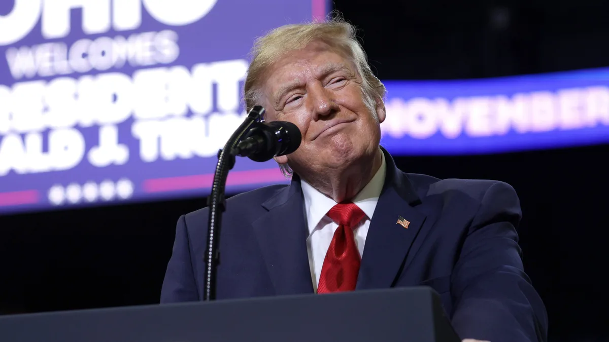 Trump’s Fans Ditch Truth Social in Stunning Exodus