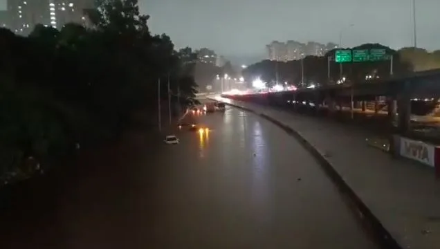 Delcy Rodríguez afirmó que Caracas y Miranda sufrieron estragos por fuertes lluvias este #22Ago