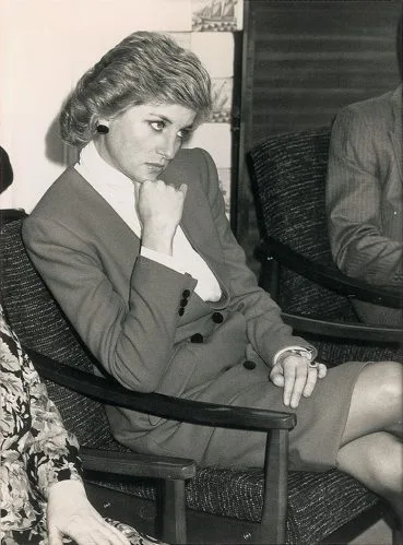 Irmão de Diana revela declaração inesperada da princesa sobre Charles antes do divórcio Rei Charles III teria deixado princesa Diana aos prantos após revelar que voltaria para Camila logo após nascimento de Harry, diz jornal (Foto: Getty)