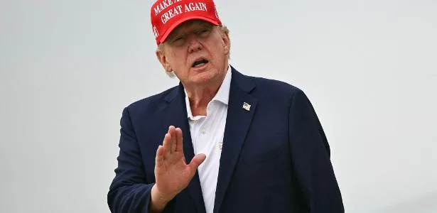 Marinha considera trocar homenagem a marinheiro negro para Trump, diz TV