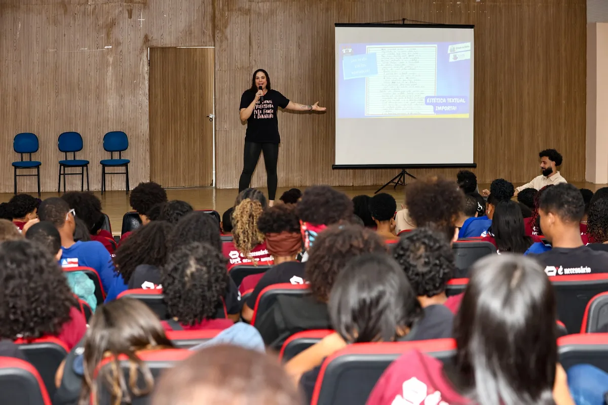 I Circuito Enem movimenta três escolas estaduais em Salvador