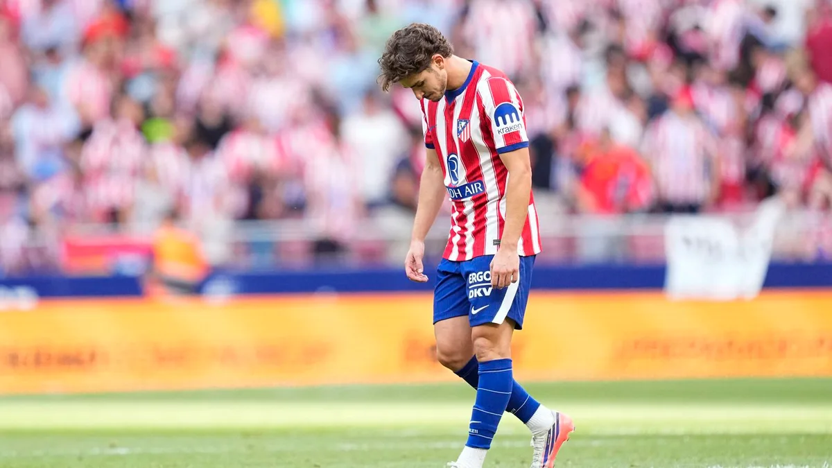 Y se cerró el mercado de verano: Julián, obligado a tragar... mientras el Atlético ficha a un delantero más
