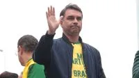 Zagueiro do Athletico abre jogo sobre especulações de Flamengo e Barcelona