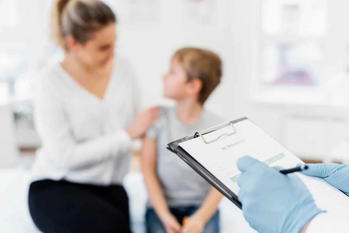 Retinoblastoma: causas, síntomas y tratamiento del cáncer de ojo que suele afectar a los niños