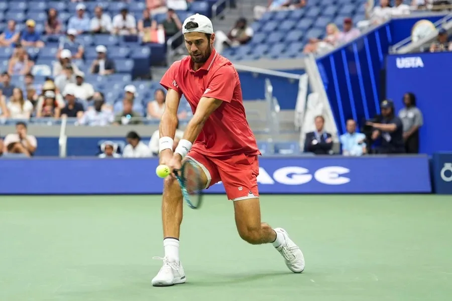 Khachanov e Michelsen ampliam baixas em Hangzhou