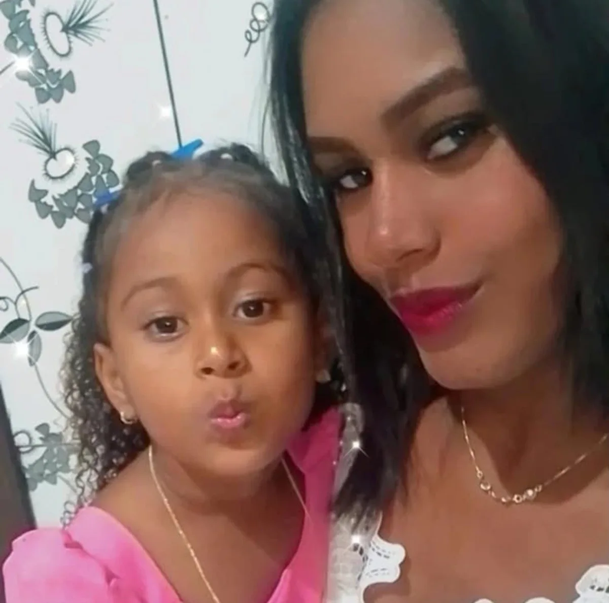 Polícia Civil investiga morte de mãe e filha, de 6 anos, em Campos