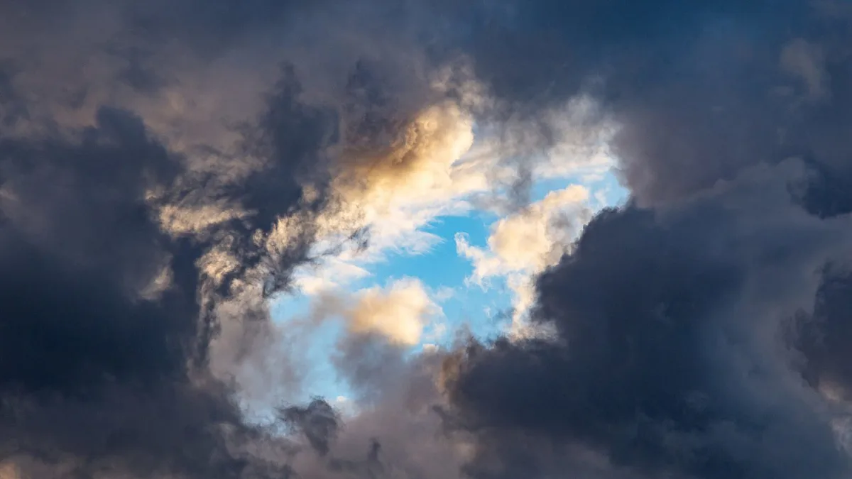 Mudança do tempo este fim de semana: Sexta e sábado com sol antes da chegada de depressão com chuva forte