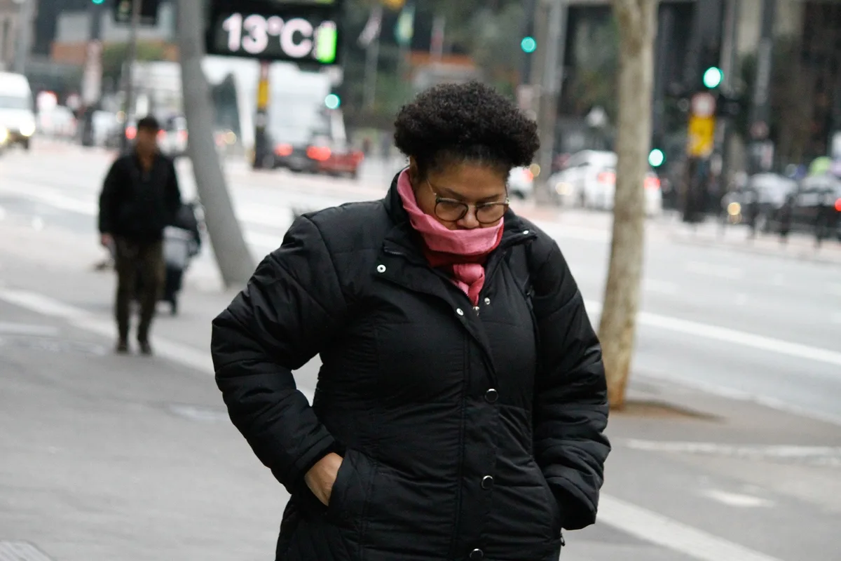 Até quando vai o calor? Frente fria avança na quinta pelo Sul; ar frio ganha força no fim de semana no Sudeste