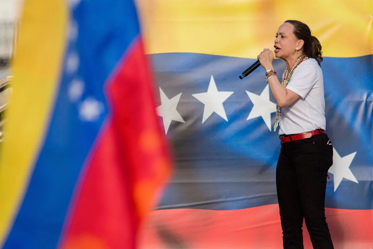 Diosdado Cabello reta a María Corina Machado a volver a Venezuela y niega que el Gobierno impida su regreso